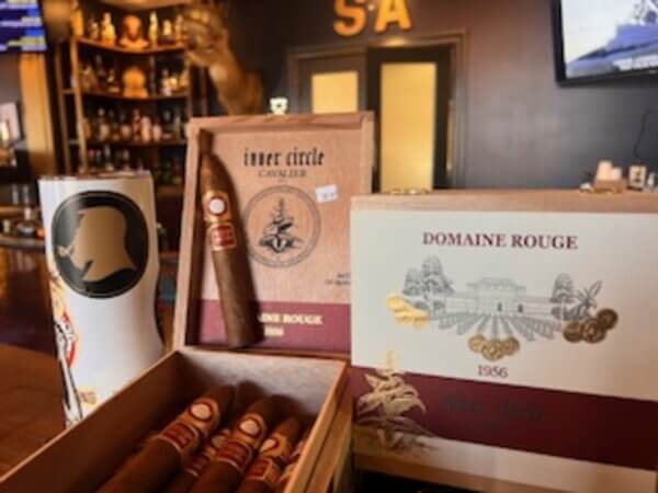 Cavalier Cigar Company - Inner Circle - Domaine Rouge (Figurado)